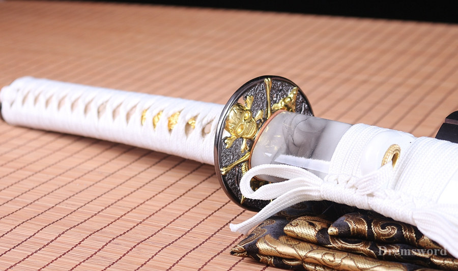 handmade Japanese wakizashi Samurai Sword Black Blade damascus Folded Steel Full Tang Sharp Shinogi-Zukuri White