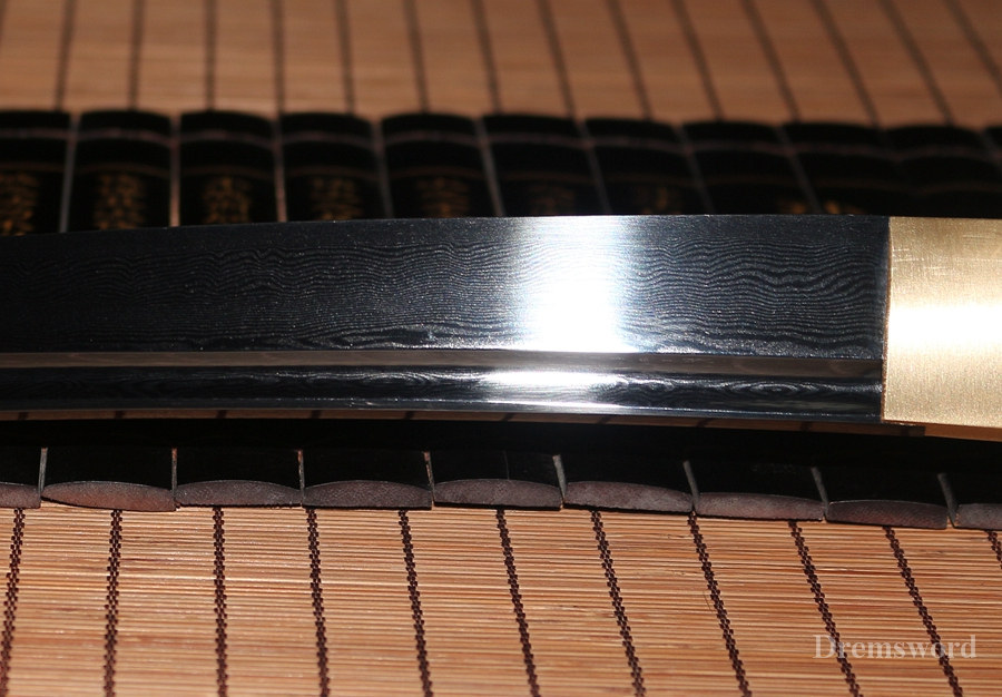 handmade Japanese wakizashi Samurai Sword Black Blade damascus Folded Steel Full Tang Sharp Shinogi-Zukuri White