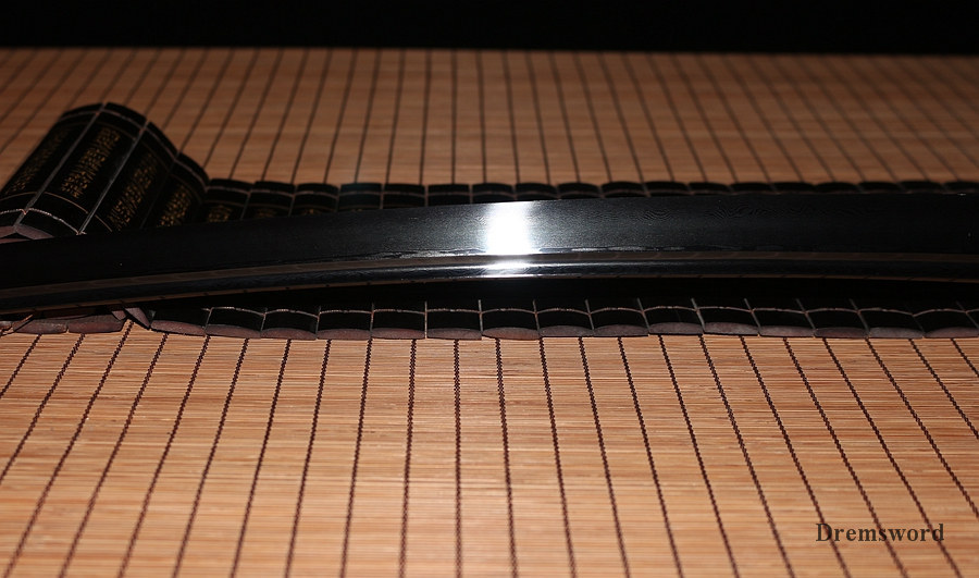 handmade Japanese wakizashi Samurai Sword Black Blade damascus Folded Steel Full Tang Sharp Shinogi-Zukuri White