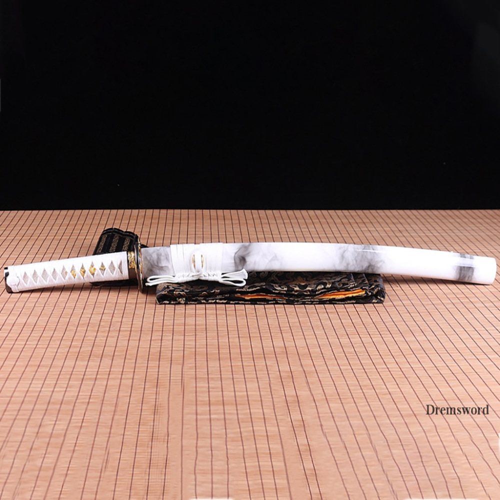 handmade Japanese wakizashi Samurai Sword Black Blade damascus Folded Steel Full Tang Sharp Shinogi-Zukuri White