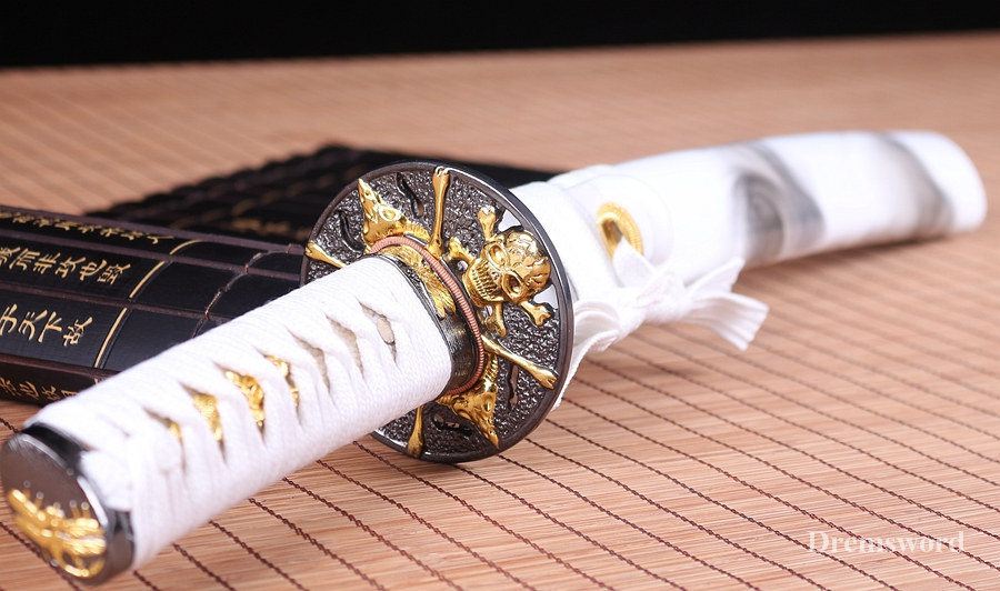 handmade Japanese tanto Samurai Sword Black Blade damascus Folded Steel Full Tang Sharp Shinogi-Zukuri White