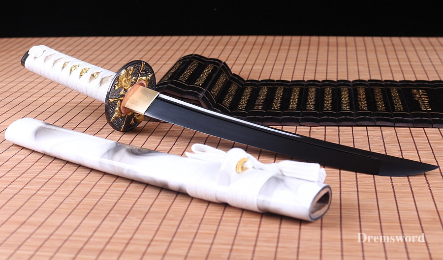 handmade Japanese tanto Samurai Sword Black Blade damascus Folded Steel Full Tang Sharp Shinogi-Zukuri White