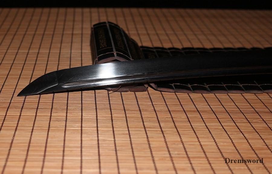 handmade Japanese wakizashi Samurai Sword Black Blade damascus Folded Steel Full Tang Sharp Shinogi-Zukuri White