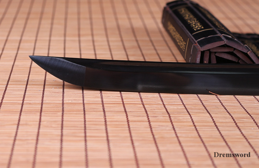 handmade Japanese wakizashi Samurai Sword Black Blade damascus Folded Steel Full Tang Sharp Shinogi-Zukuri White