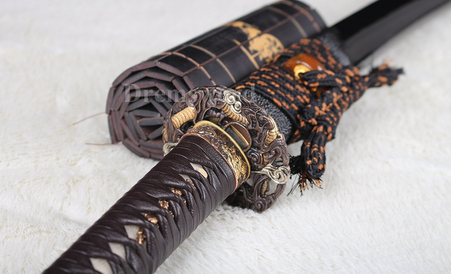 Fully handmade Clay Tempered Folded Steel katana Japanese samurai Sword full tang Unokubi-Zukuri battle ready Razor Sharp black