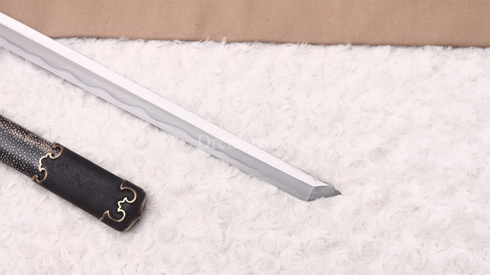 Handmade T10 Steel ClayTempered Tang Dao Traditional Chinese Functional Sword Kamasu Kissaki KIRIHA-ZUKURI battle ready sharp Black