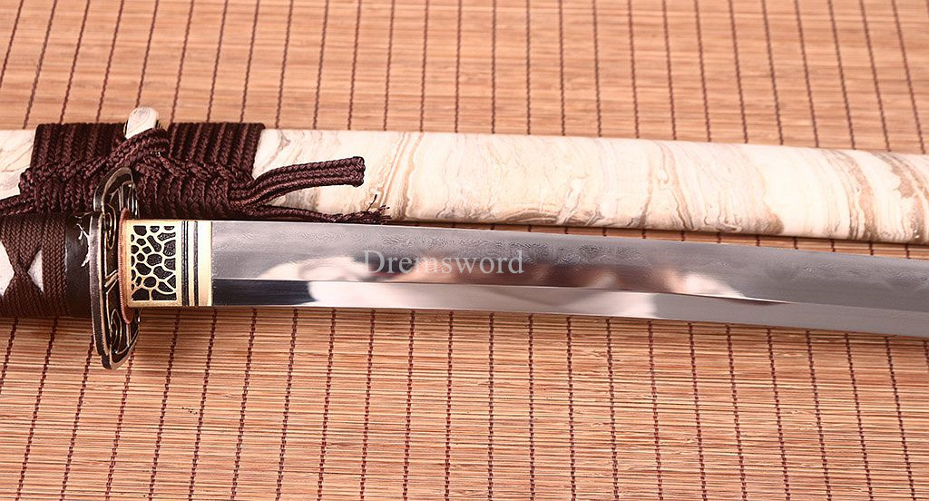 Damascus Folded Steel Clay tempered Katana Japanese Samurai Sword Full Tang New Shinogi-Zukuri White and Brown
