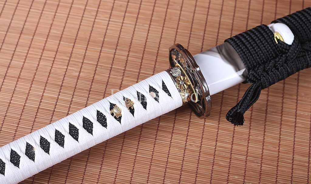 Hand forged Folded Steel Clay Tempered Samurai Katana japanese sword Shinogi Zukuri full tang white