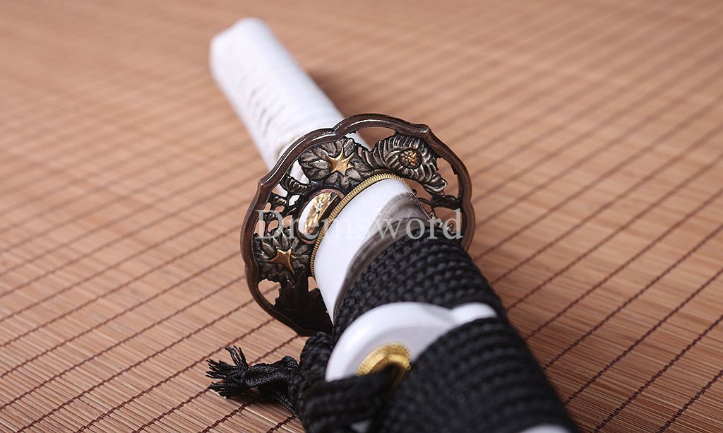Hand forged Folded Steel Clay Tempered Samurai Katana japanese sword Shinogi Zukuri full tang white