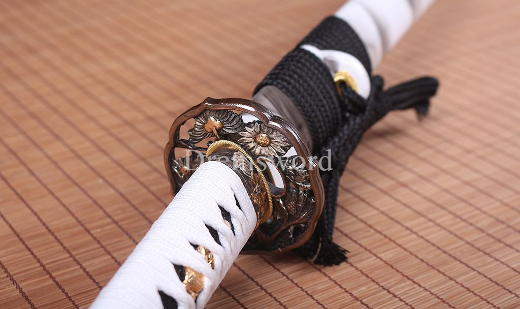 Hand forged Folded Steel Clay Tempered Samurai Katana japanese sword Shinogi Zukuri full tang white