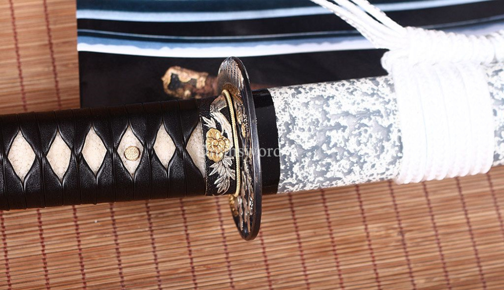 Hadori-polishing T10 Steel Clay tempered Japanese Samurai katana Sword Shinogi-Zukuri full tang battle ready sharp Real Hamon white.