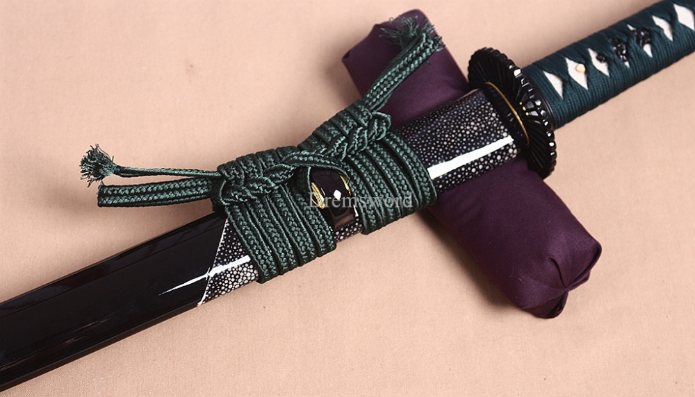 Folded Steel Clay Tempered Katana HITATSURA Japanese Samurai Sword Ox Horn Saya Shinogi-Zukuri Black