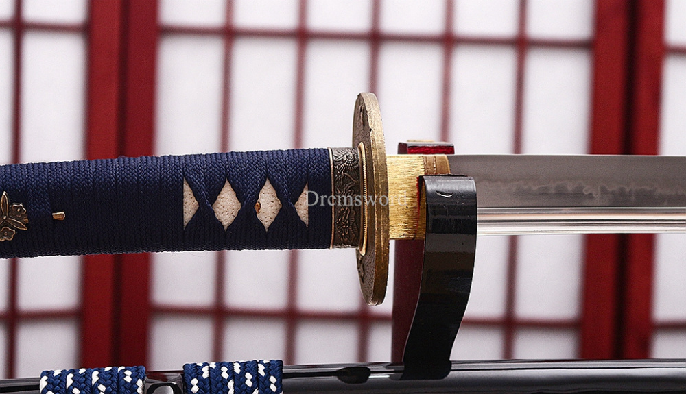 T10 Clay Tempered Choji Hamon Katana Japanese Samurai Sword Shell Ox Horn Saya Shinogi-Zukuri Battle Ready Sharp Black