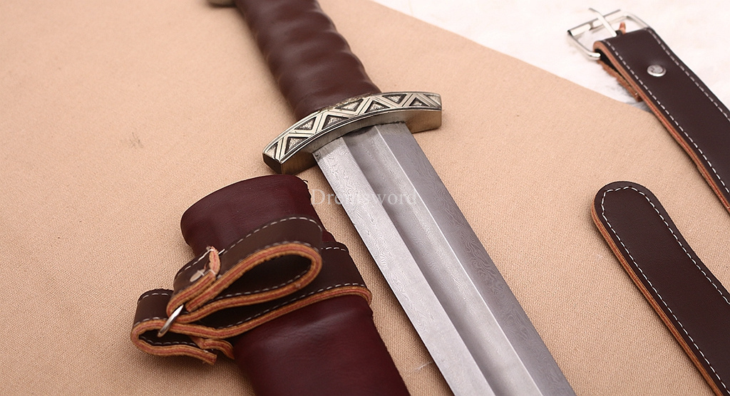 35 inches Damascus Folded Steel European Sword Battle Ready Brown Leather Sheath Double Edge Sword Stainless Steel Fittings