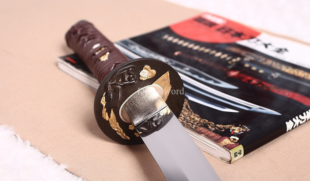 Handmade 9260 Spring Steel Wakizashi Japanese Samurai Functional Red Sword Full Tang Kogarasu-Maru Zukuri