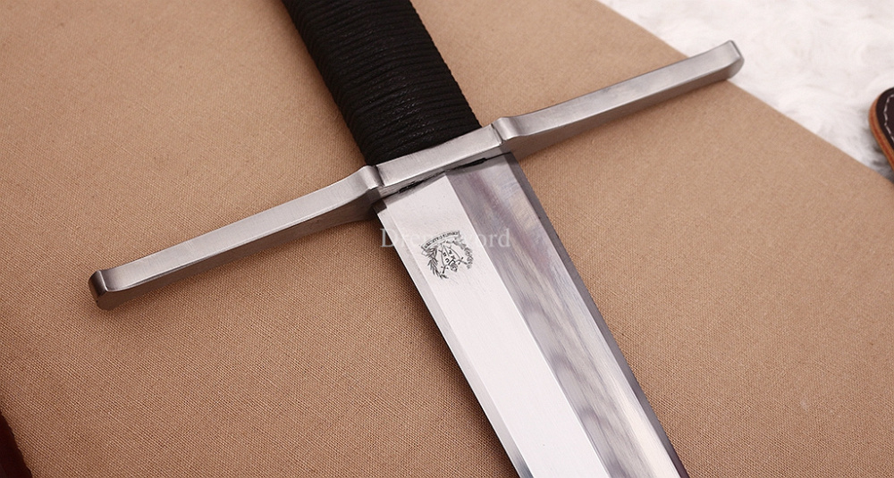 47 inches 9260 Spring Steel European Sword Battle Ready Leather Sheath Double Edge Sword Stainless Steel Fittings