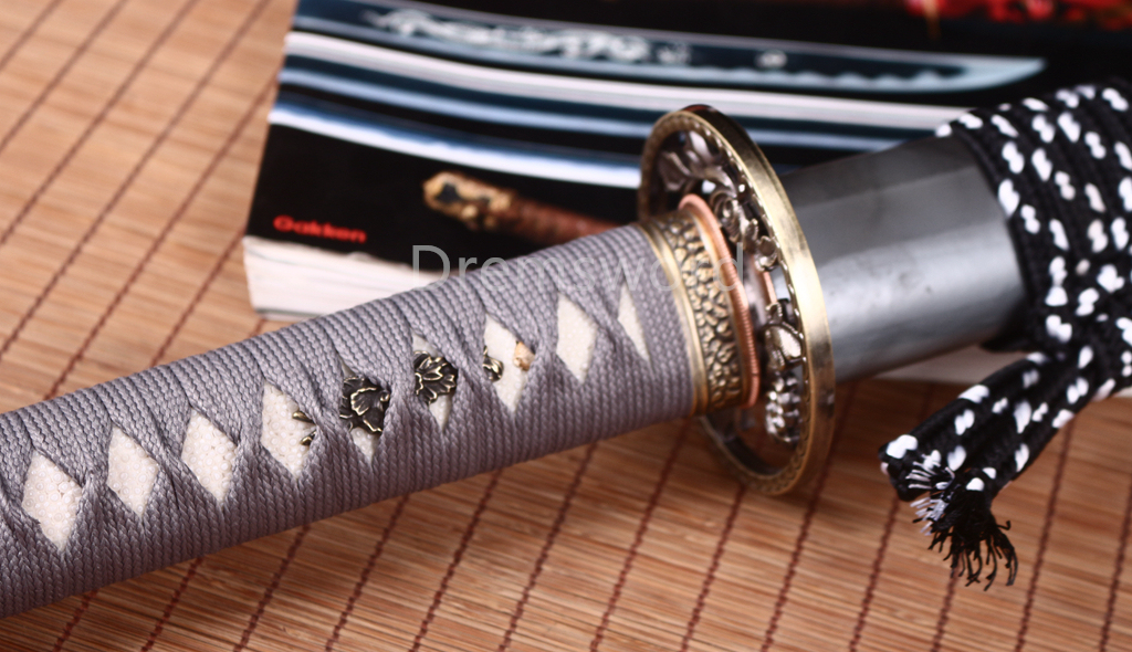 Handmade T10 Steel Clay Tempered Katana Japanese Samurai Sword Battle Ready SHINOGI-ZUKURI Full Tang Grey