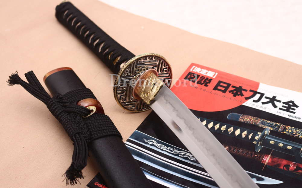 Hand Forged Tamahagane Clay Tempered Choji Hamon Katana Japanese Samurai Sword SHINOGI-ZUKURI Full Tang Ox Horn Black Saya