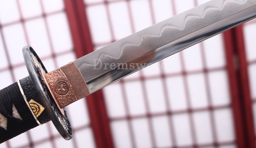 Hand Forged Tamahagane Clay Tempered Katana Japanese Samurai Sword SHINOGI-ZUKURI Full Tang Ox Horn Saya