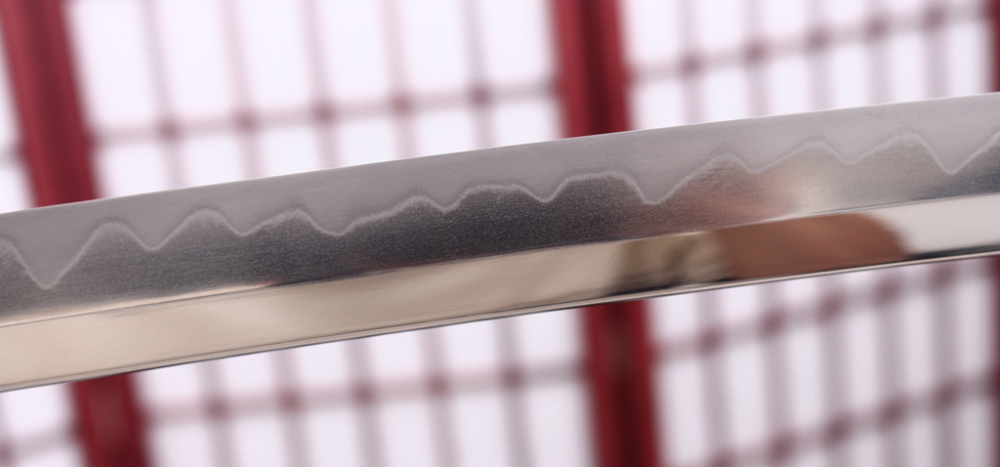 Hand Forged Tamahagane Clay Tempered Wavy Hamon Katana Japanese Samurai Sword SHINOGI-ZUKURI Full Tang Ox Horn Saya Brown