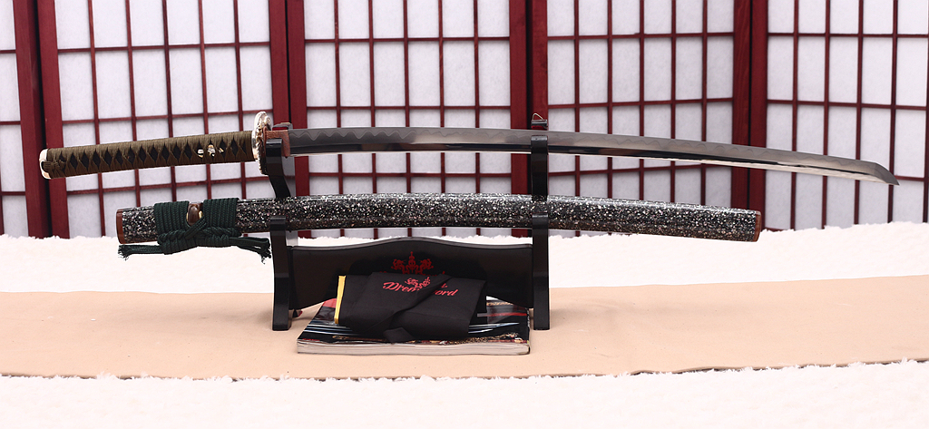 Hand Forged Tamahagane Clay Tempered Wavy Hamon Katana Japanese Samurai Sword SHINOGI-ZUKURI Full Tang Ox Horn Saya Brown