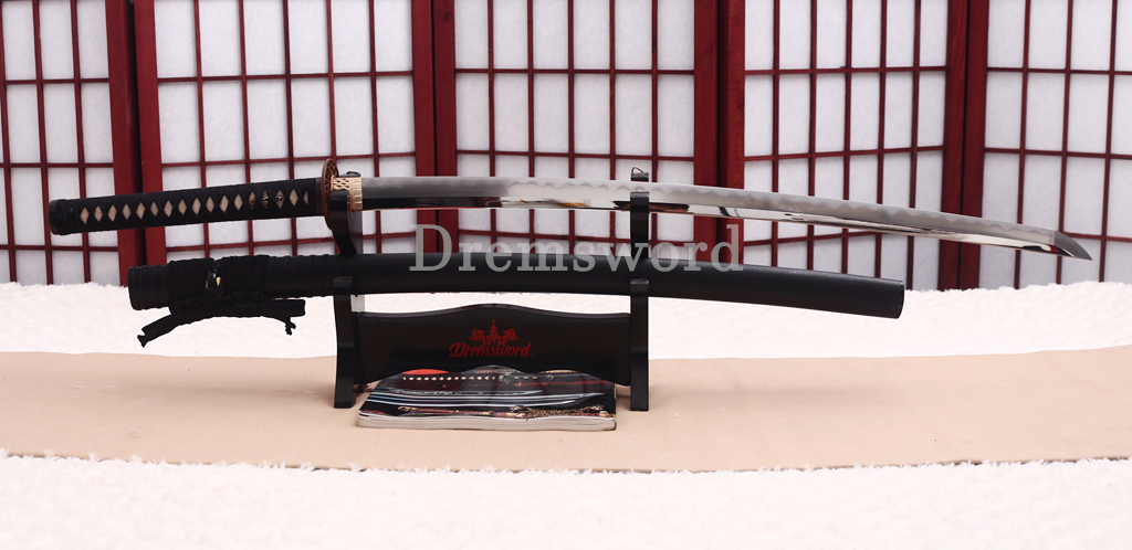 High Quality Folded Tamahagane Katana Japanese Samurai Sword SHINOGI-ZUKURI Full Tang Ox Horn Black Rattan Saya Old treated Tsuba