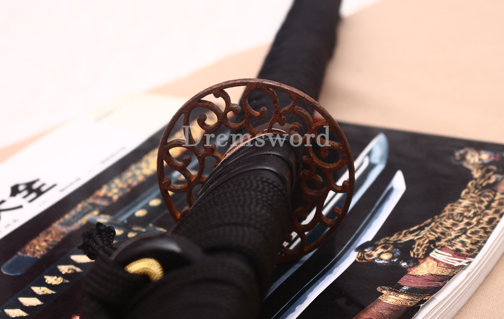 High Quality Tamahagane Katana Japanese Samurai Sword SHINOGI-ZUKURI Full Tang Ox Horn Black Rattan Saya Old treated Tsuba
