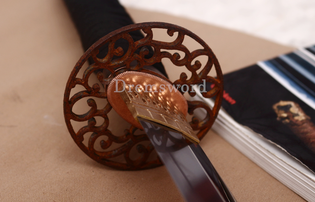 High Quality Tamahagane Katana Japanese Samurai Sword SHINOGI-ZUKURI Full Tang Ox Horn Black Rattan Saya Old treated Tsuba