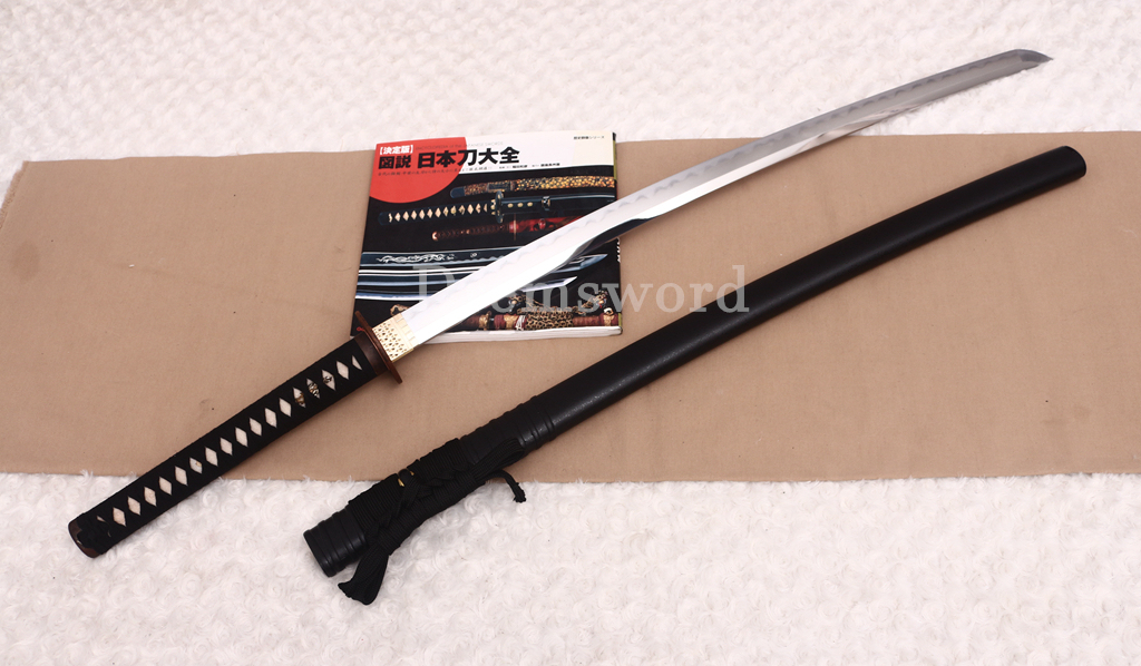 High Quality Folded Tamahagane Katana Japanese Samurai Sword SHINOGI-ZUKURI Full Tang Ox Horn Black Rattan Saya Old treated Tsuba