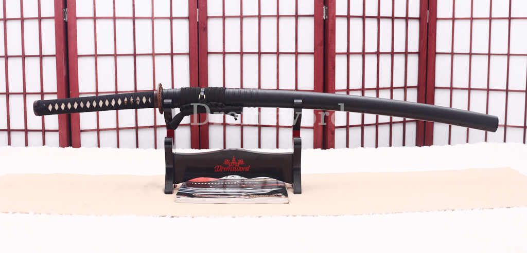 High Quality Folded Tamahagane Katana Japanese Samurai Sword SHINOGI-ZUKURI Full Tang Ox Horn Black Rattan Saya Old treated Tsuba