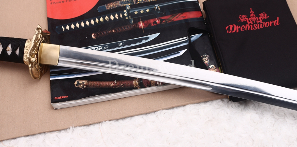 Kogarasumaru Kissaki 9260 Spring Steel Functional Katana Japanese Samurai Sword Battle Ready Full Tang Moroha Zukuri Black