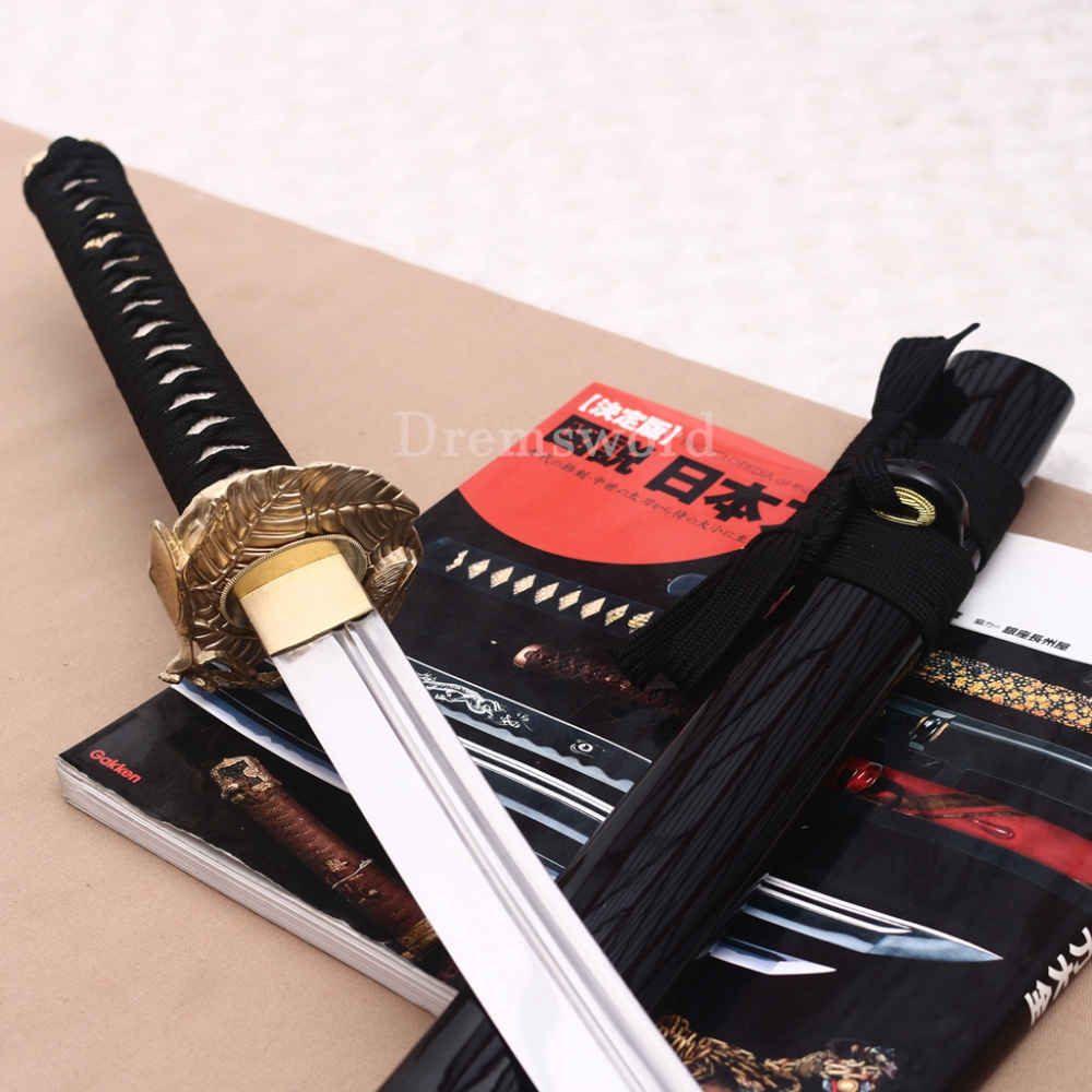Kogarasumaru Kissaki 9260 Spring Steel Functional Katana Japanese Samurai Sword Battle Ready Full Tang Moroha Zukuri Black