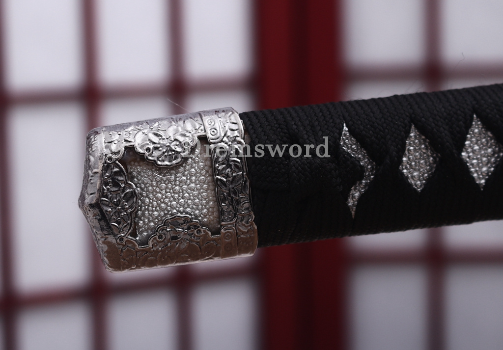 Twisted Pattern Damascus Folded Steel Katana Japanese Samurai Sword Battle Ready Shinogi Zukuri Black & White