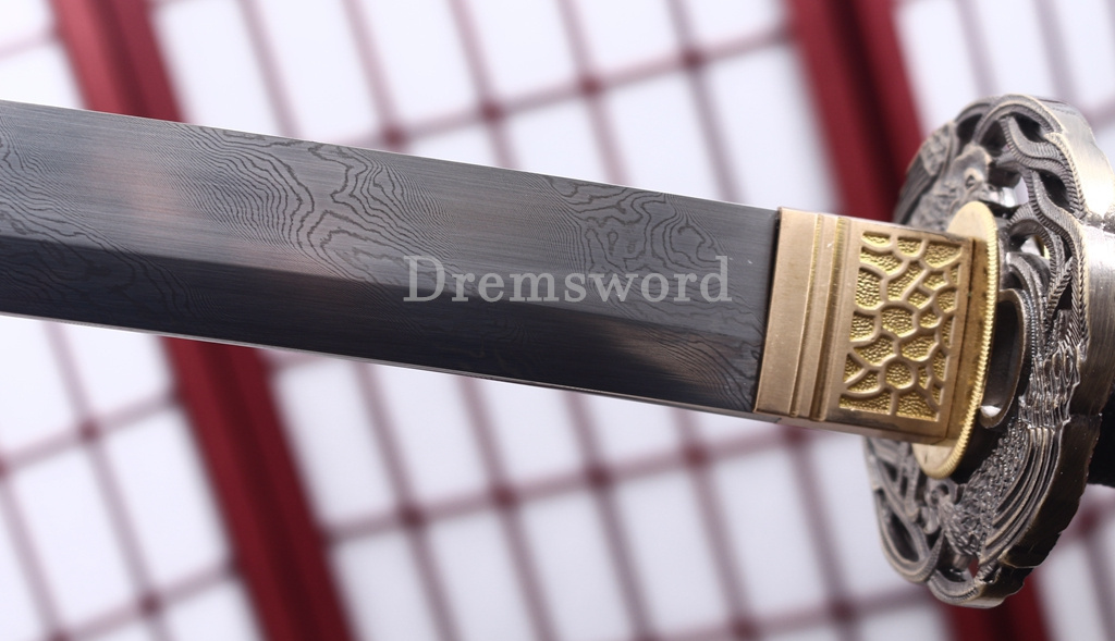 Twisted Pattern Damascus Folded Steel Katana Japanese Samurai Sword Battle Ready Shinogi Zukuri Black & White