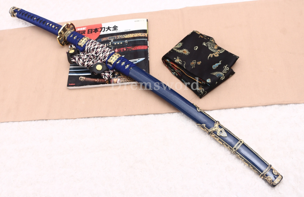 Damascus Folded Steel Tachi Blue Blade Japanese Samurai Katana Sword Battle Ready Shinogi Zukuri