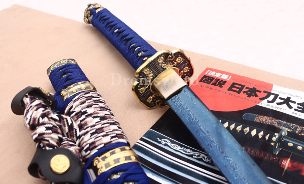 Damascus Folded Steel Tachi Blue Blade Japanese Samurai Katana Sword Battle Ready Shinogi Zukuri