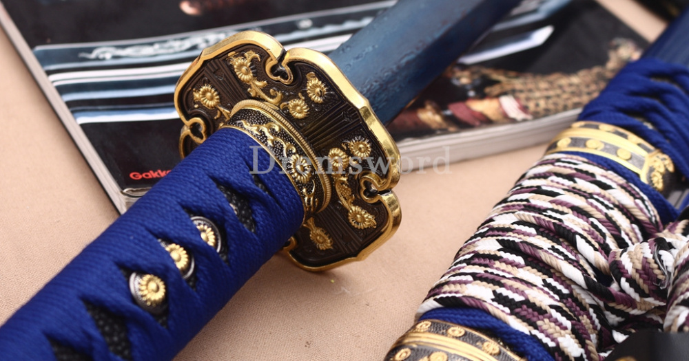 Damascus Folded Steel Tachi Blue Blade Japanese Samurai Katana Sword Battle Ready Shinogi Zukuri