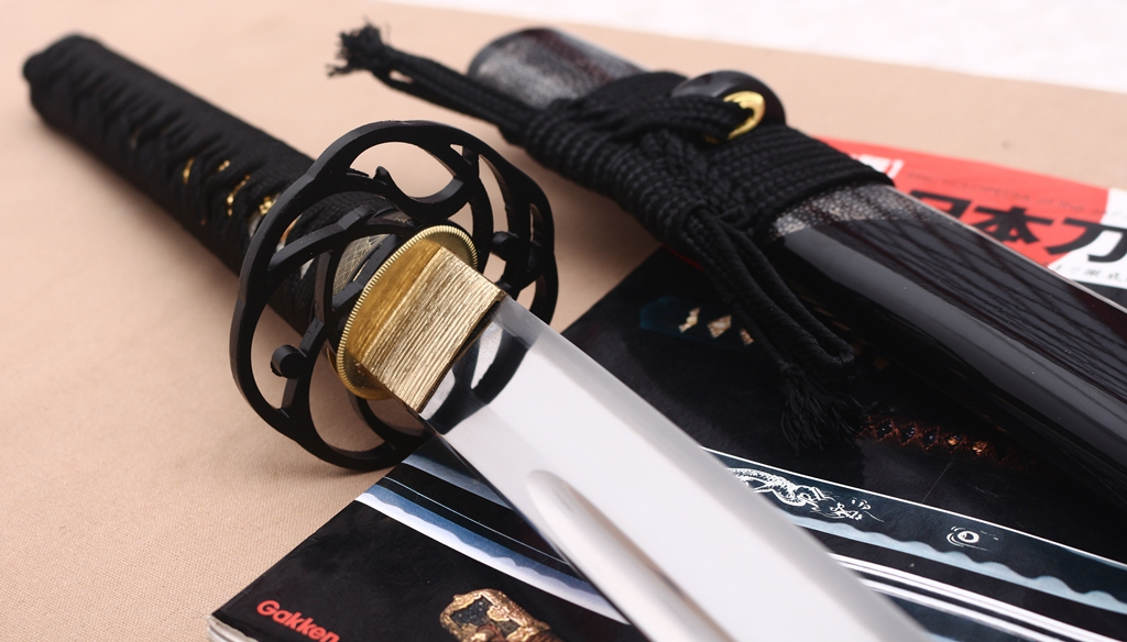 Handmade L6 Steel Clay Tempered Katana Suguha Hamon Japanese Samurai Sword Sharp Shinogi-Zukuri Sword Black