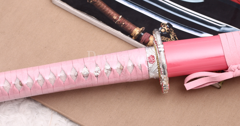 T10 Clay Tempered Pink Bloom Katana Japanese Samurai Sword for Women SHINOGI-ZUKURI Battle Ready
