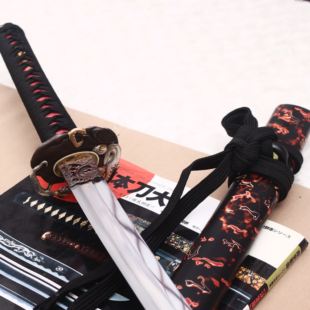 Tamahagane Steel Clay Tempered Katana Hand Carving Japanese Samurai Sword SHINOGI-ZUKURI Urushi-nuri Saya Black