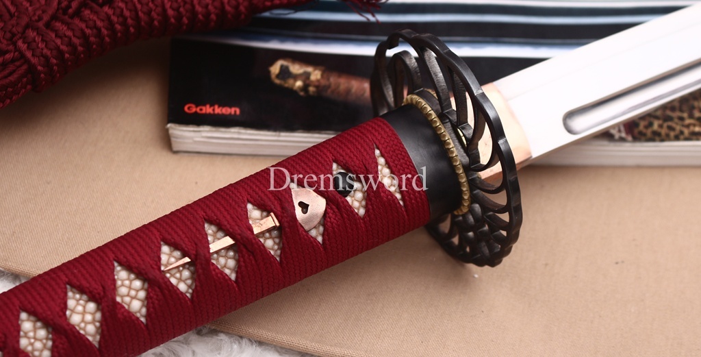 Handmade L6 Steel Clay Tempered Katana Ox Horn Saya Japanese Samurai Sword Shinogi-Zukuri Sword Red