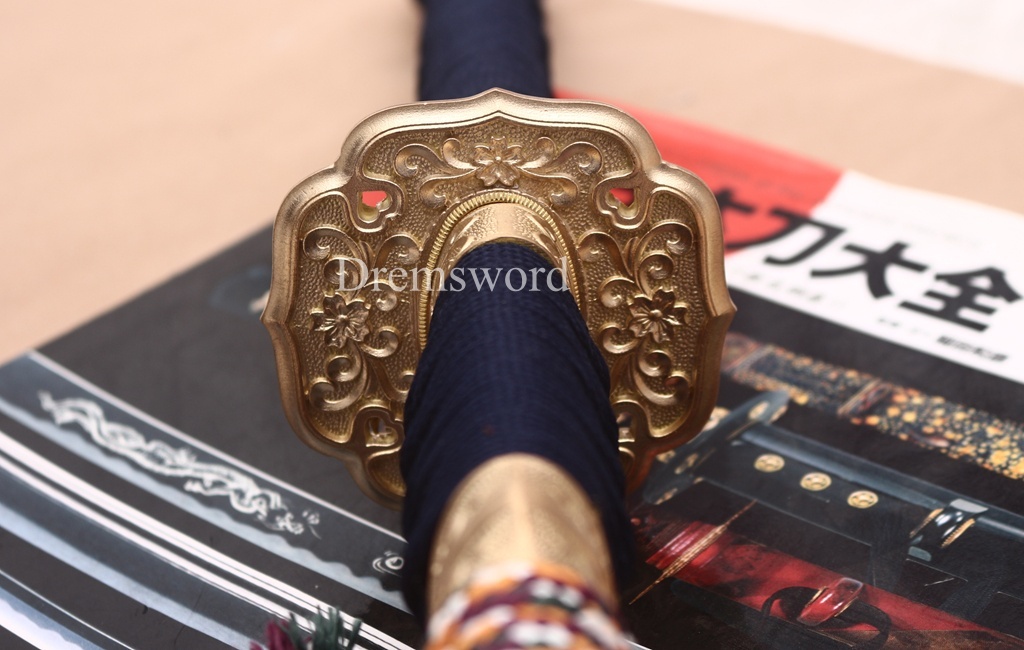 Hand Polishing Tamahagane Clay Tempered Tachi Katana Japanese Samurai Sword SHINOGI-ZUKURI Gold