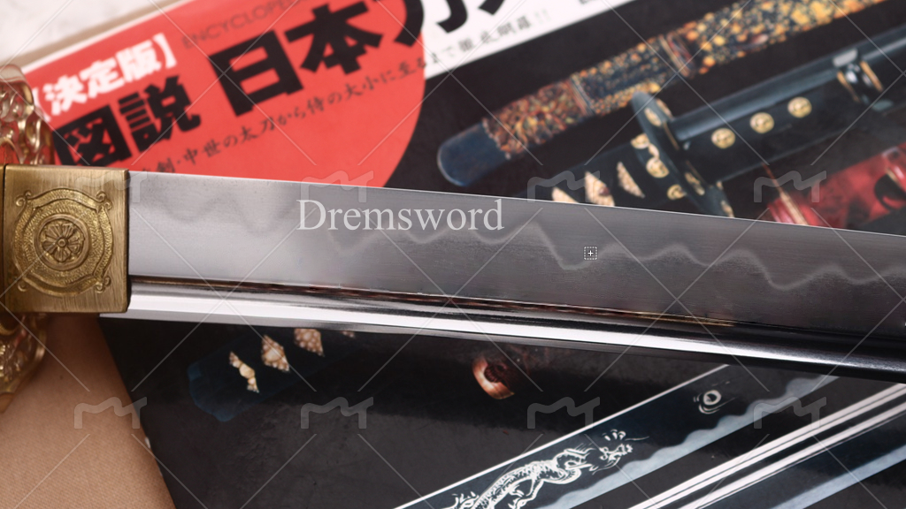 Hand Polishing Tamahagane Clay Tempered Tachi Katana Japanese Samurai Sword SHINOGI-ZUKURI Gold