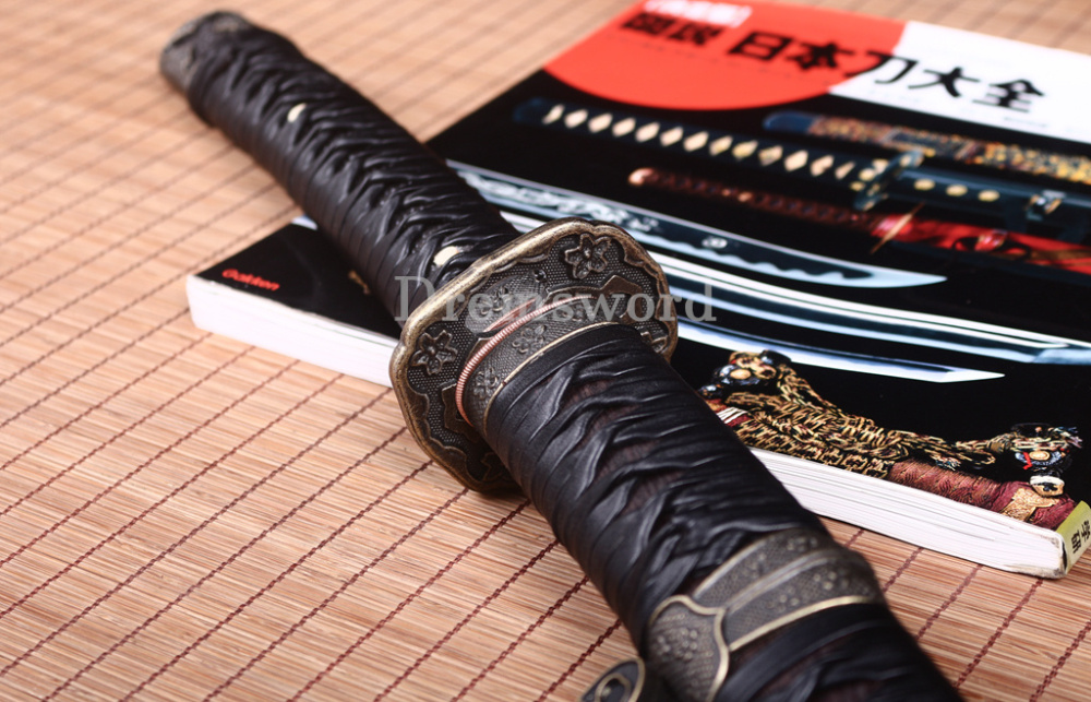 T10 Clay Tempered Tachi Japanese Samurai Katana Sword Real Hamon Rosewood Saya Shinogi Zukuri Full Tang Brown.