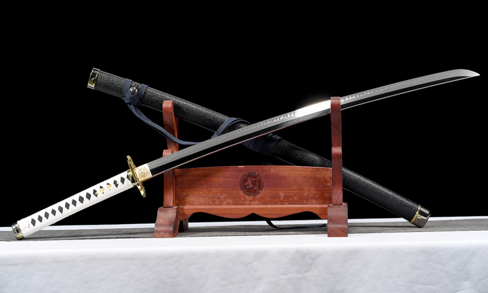 The Last Promoted Devil May Cry T10 Clay Tempered Katana Shipment Only to the USA
