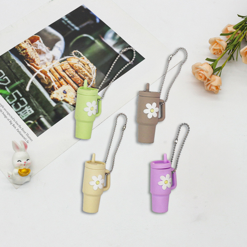 Alwin China RTS Hot Sale Tumbler Charm Accessories  Flower PVC Keychain