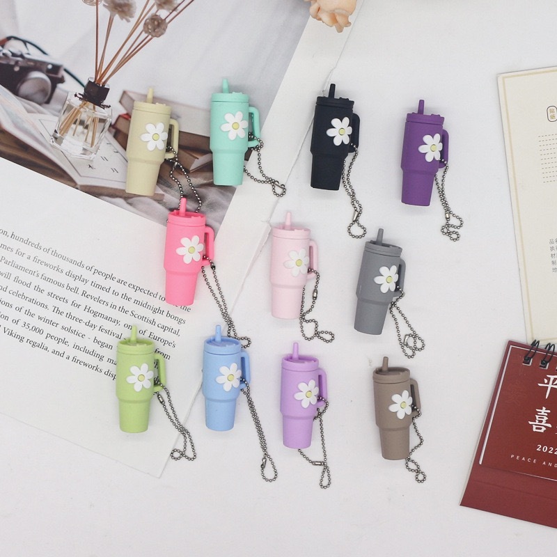 Alwin China RTS Hot Sale Tumbler Charm Accessories  Flower PVC Keychain