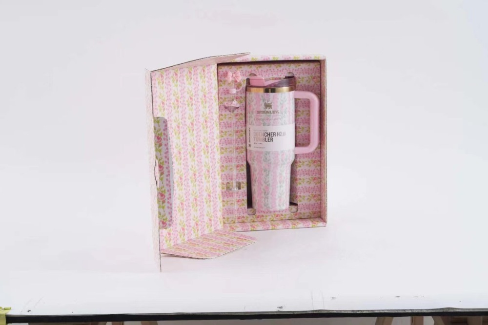 Alwin China RTS 40oz Flower Love Shack Stanley 304 stainless steel tumbler With gift box and straw topper