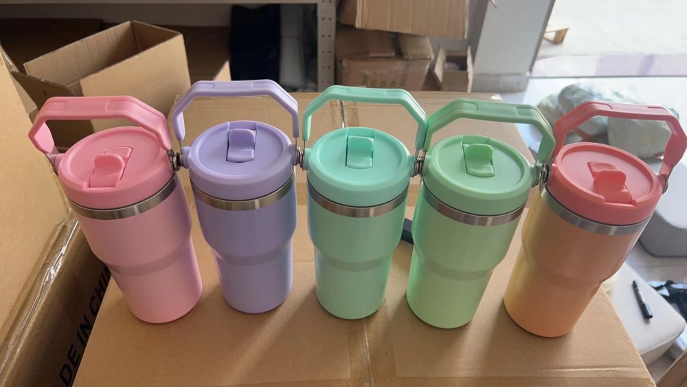 Alwin USA RTS 20oz Sublimation Macaron Glossy Matte Travel Mug with Handle and Flip Top Straw Mixed Color White