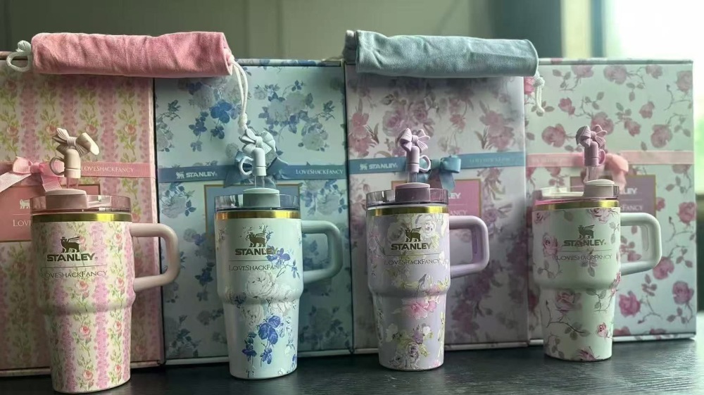 Alwin China RTS 20oz Flora Love Shack Stanley Mug with Gift Box Hot Sale